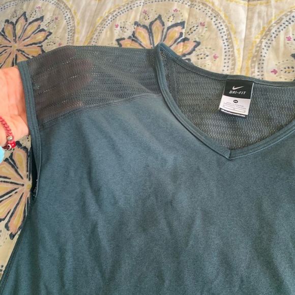 Nike shirt with mesh - Picture 3 of 7